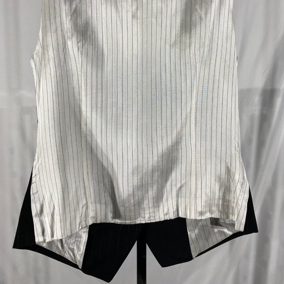 Vest - Drama - Picture 4 of 6